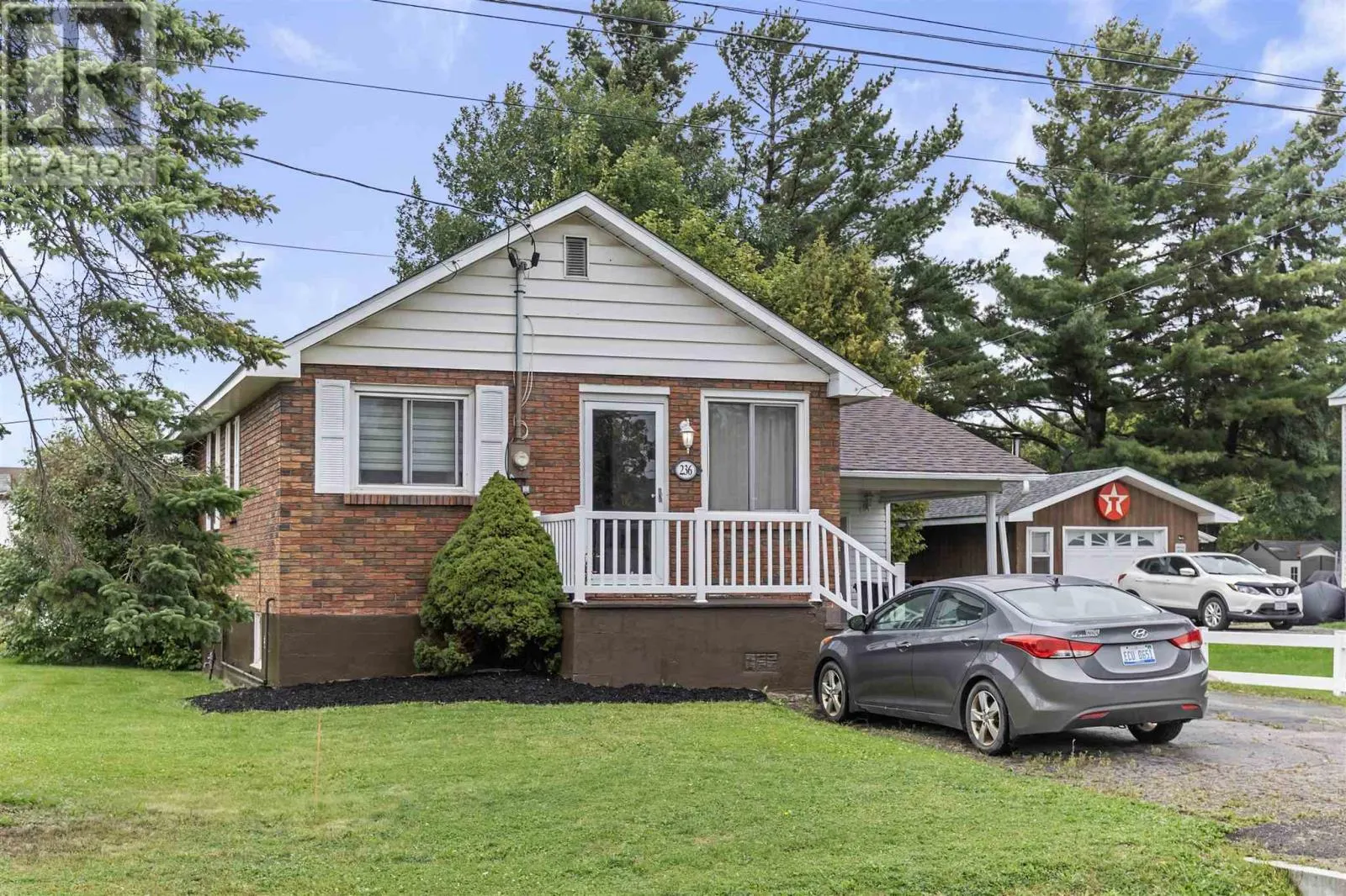 236 Hampton RD