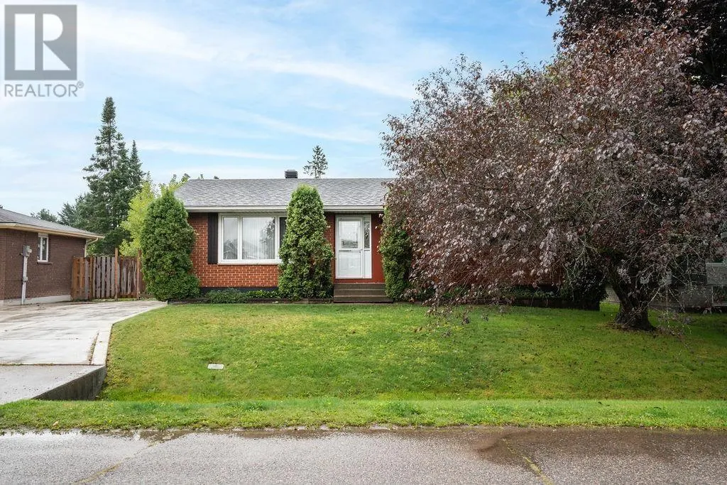 51 Glen AVE