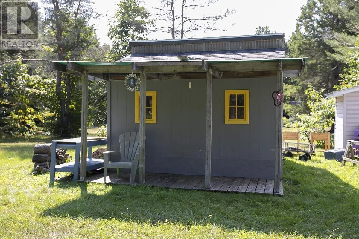 596 Moss RD
