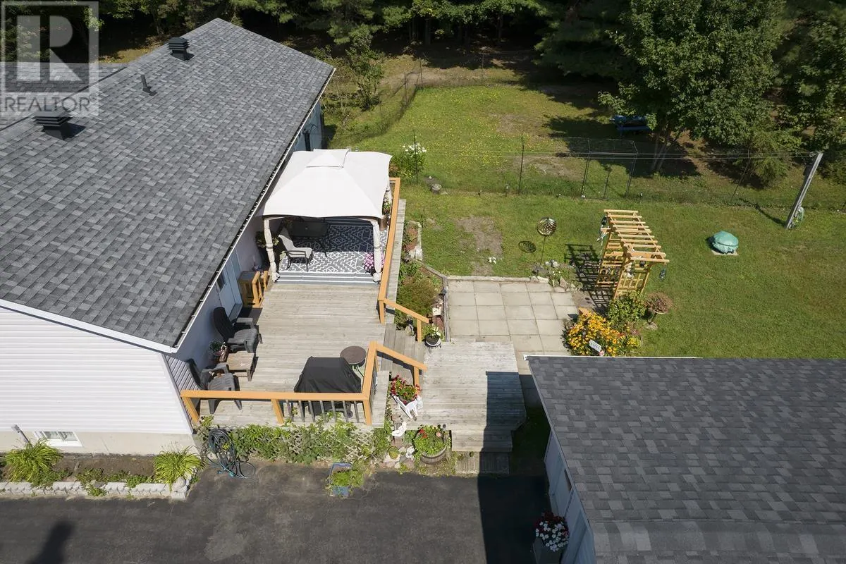 596 Moss RD