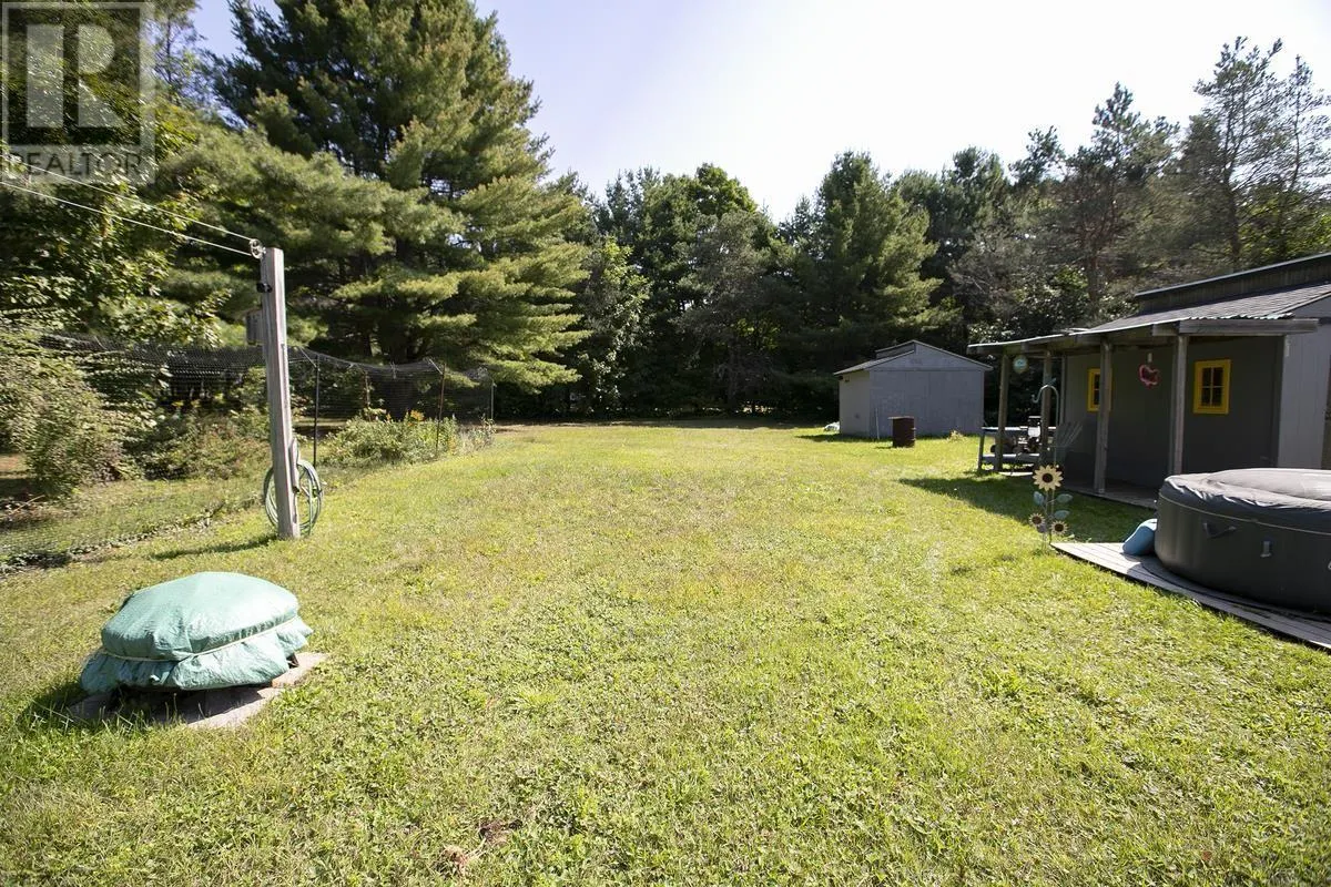 596 Moss RD