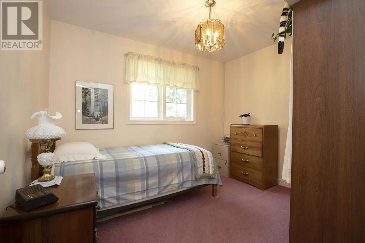 596 Moss RD