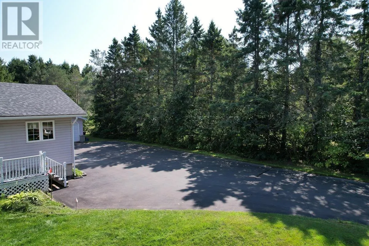 596 Moss RD