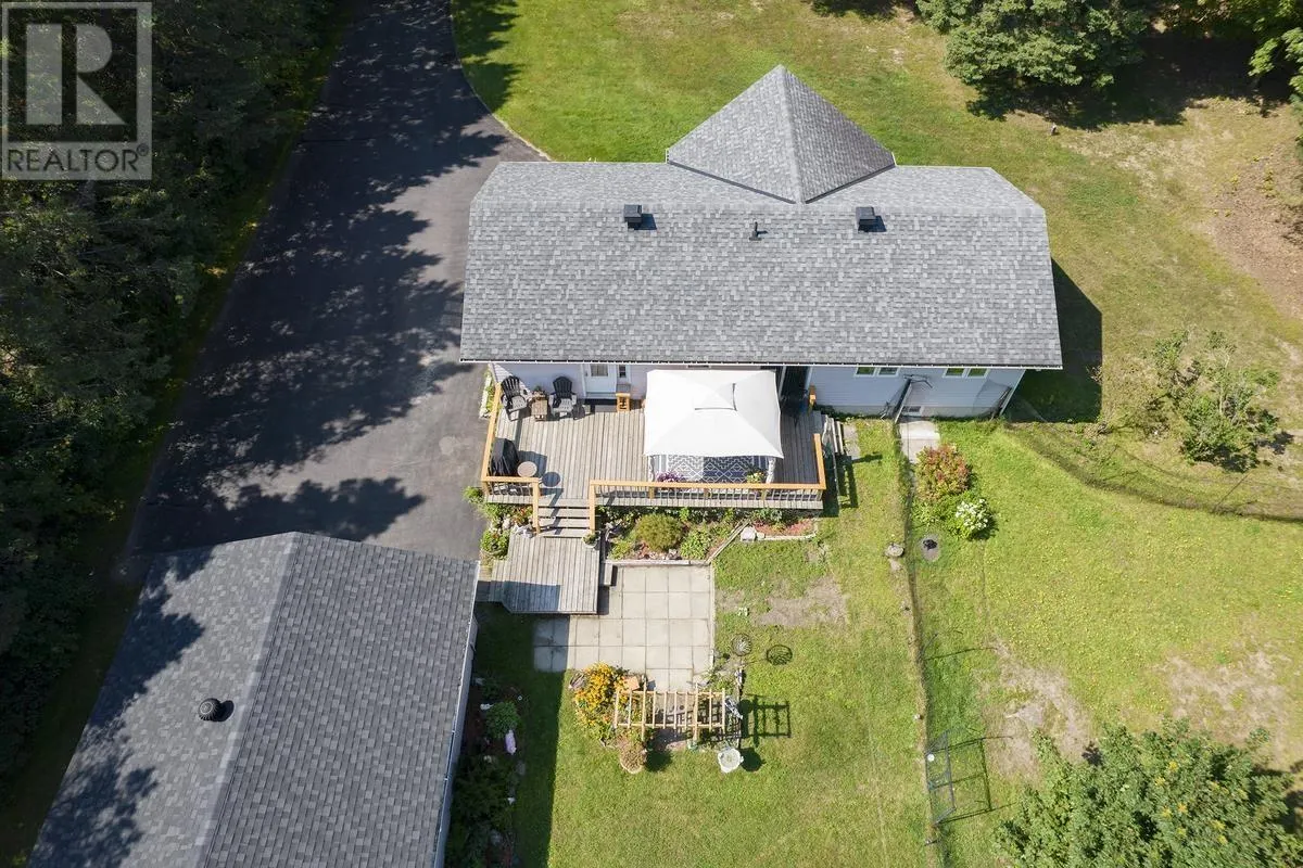 596 Moss RD