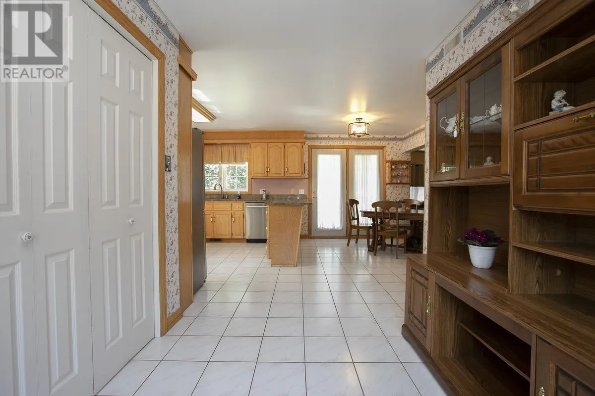 596 Moss RD
