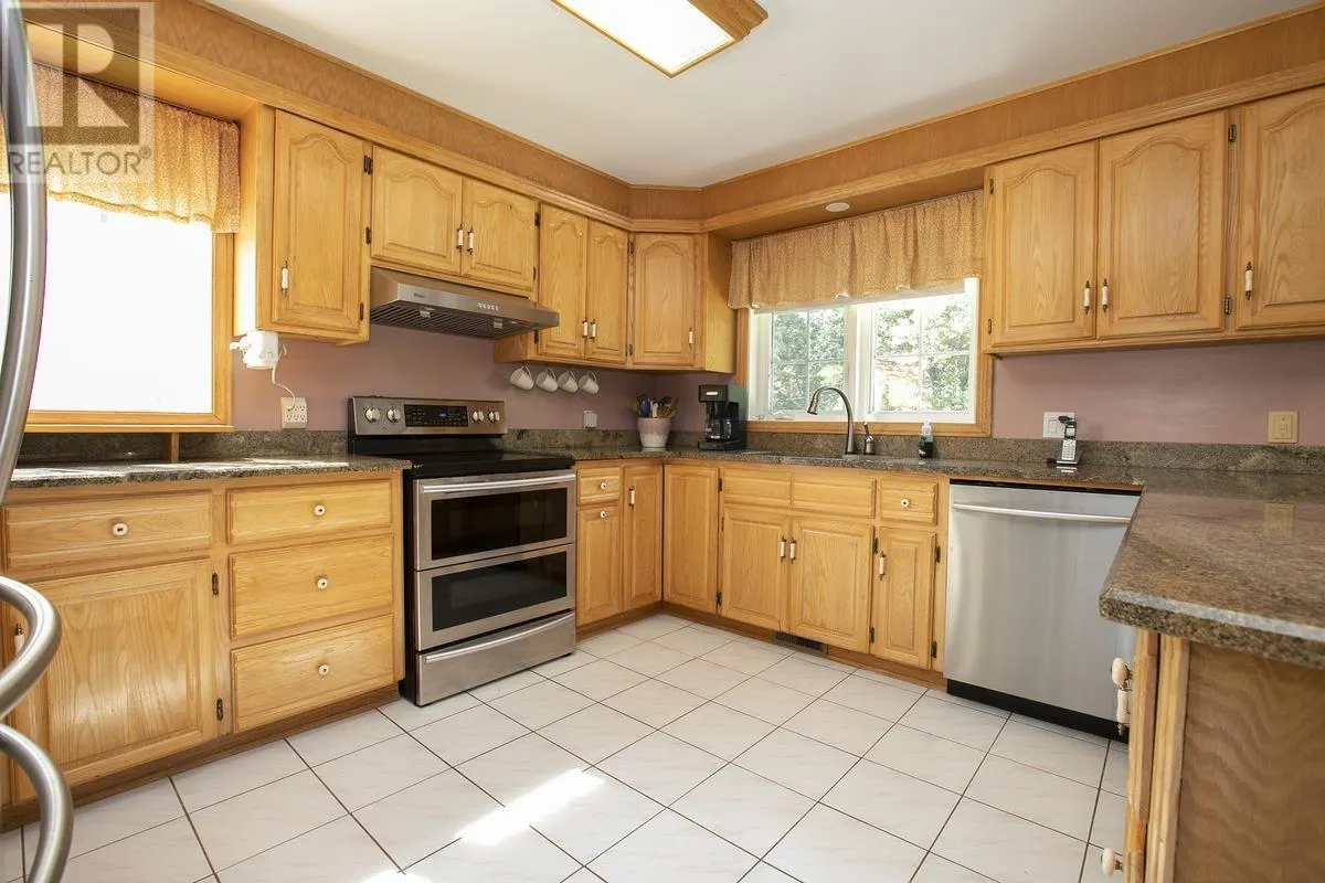 596 Moss RD