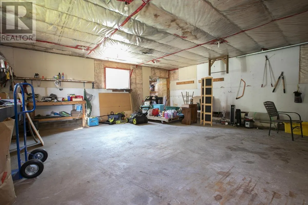 596 Moss RD