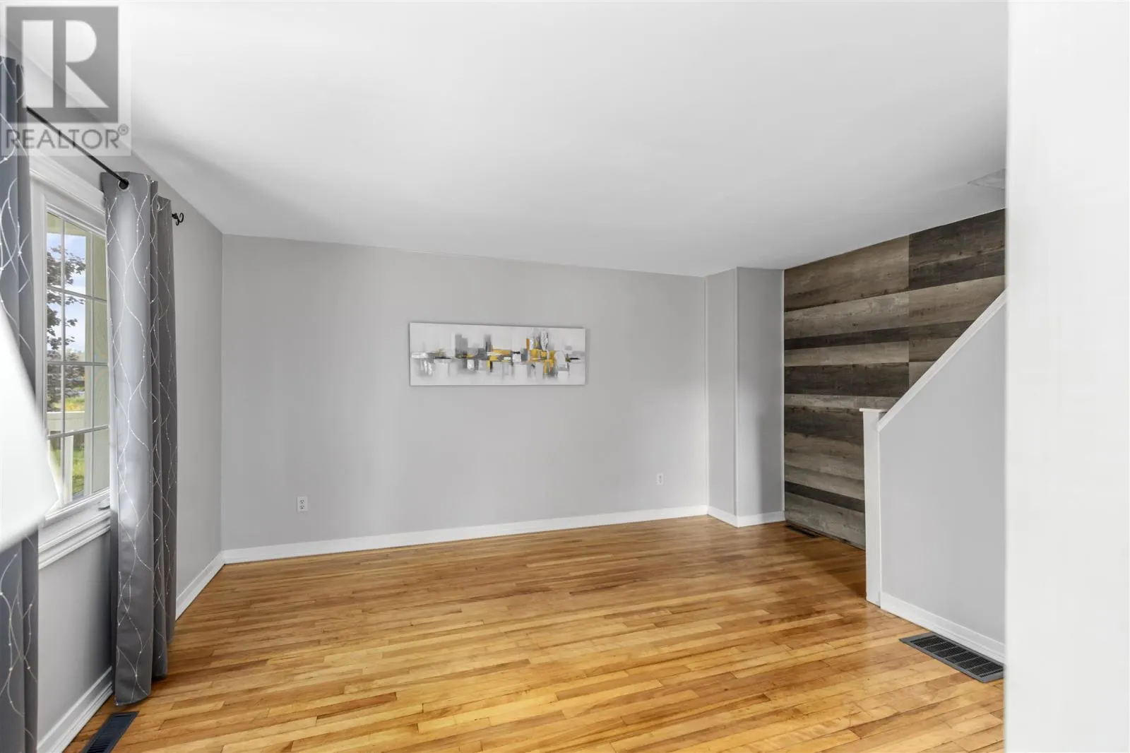 11 Wilcox AVE