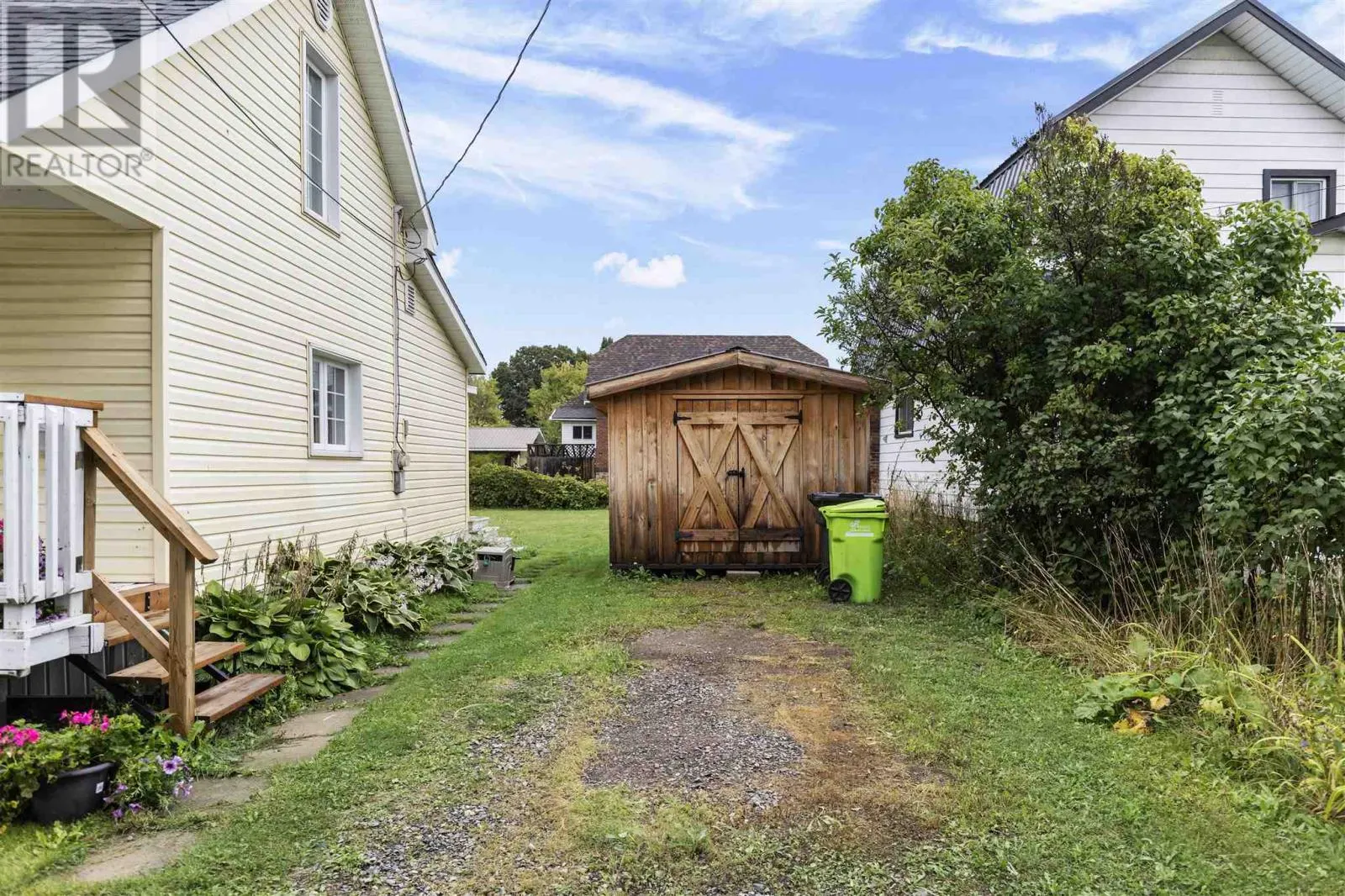11 Wilcox AVE