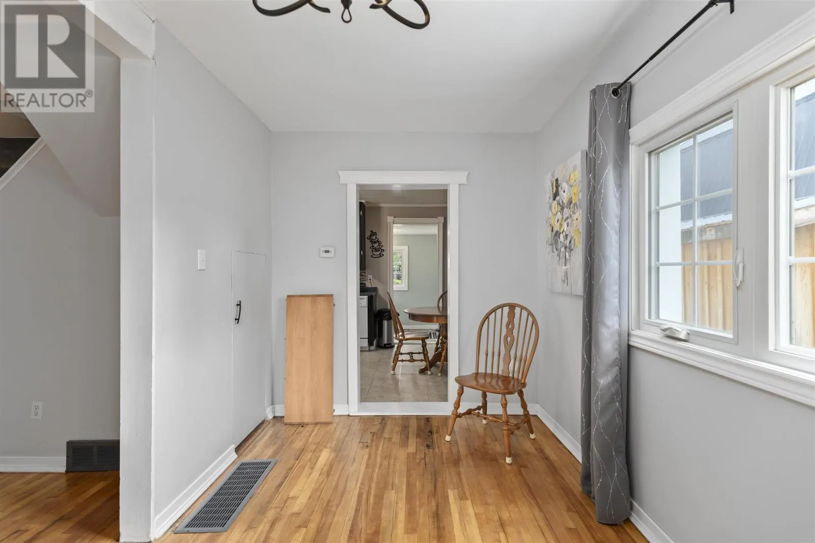 11 Wilcox AVE