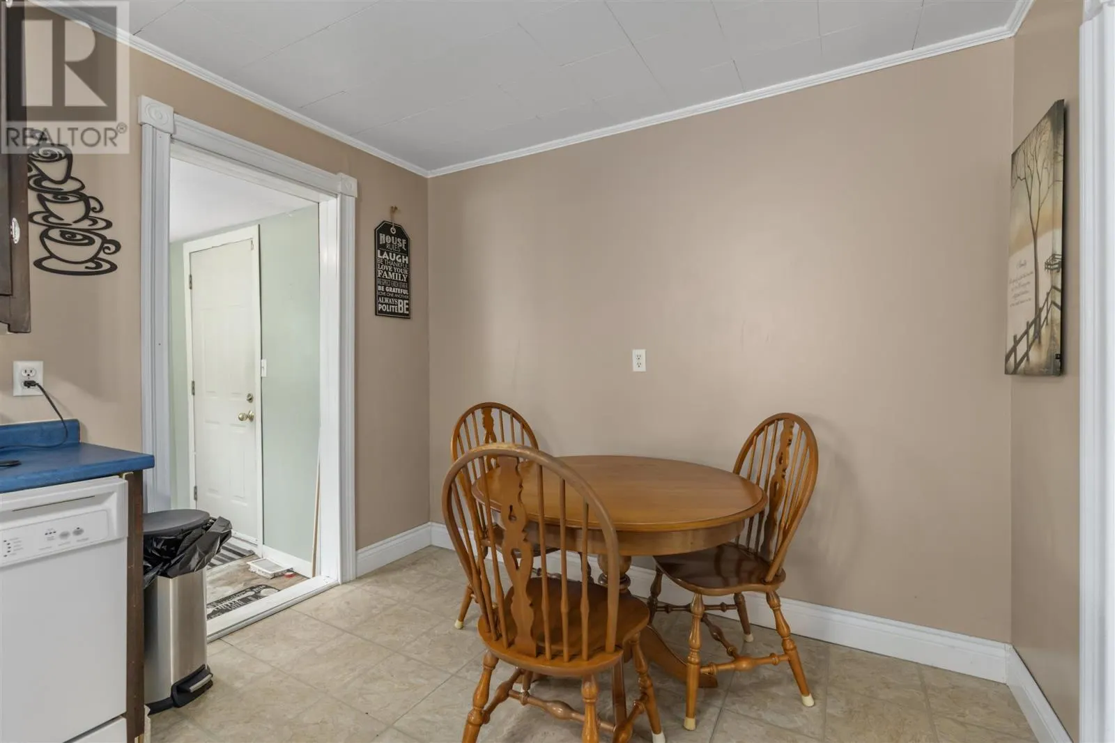 11 Wilcox AVE