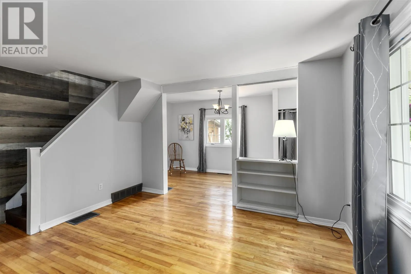 11 Wilcox AVE