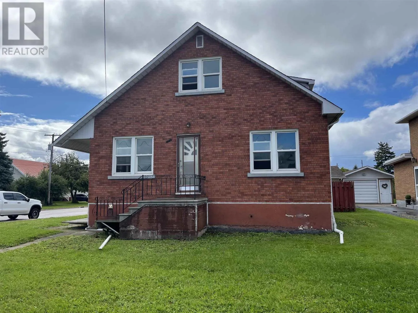 175 Henrietta AVE