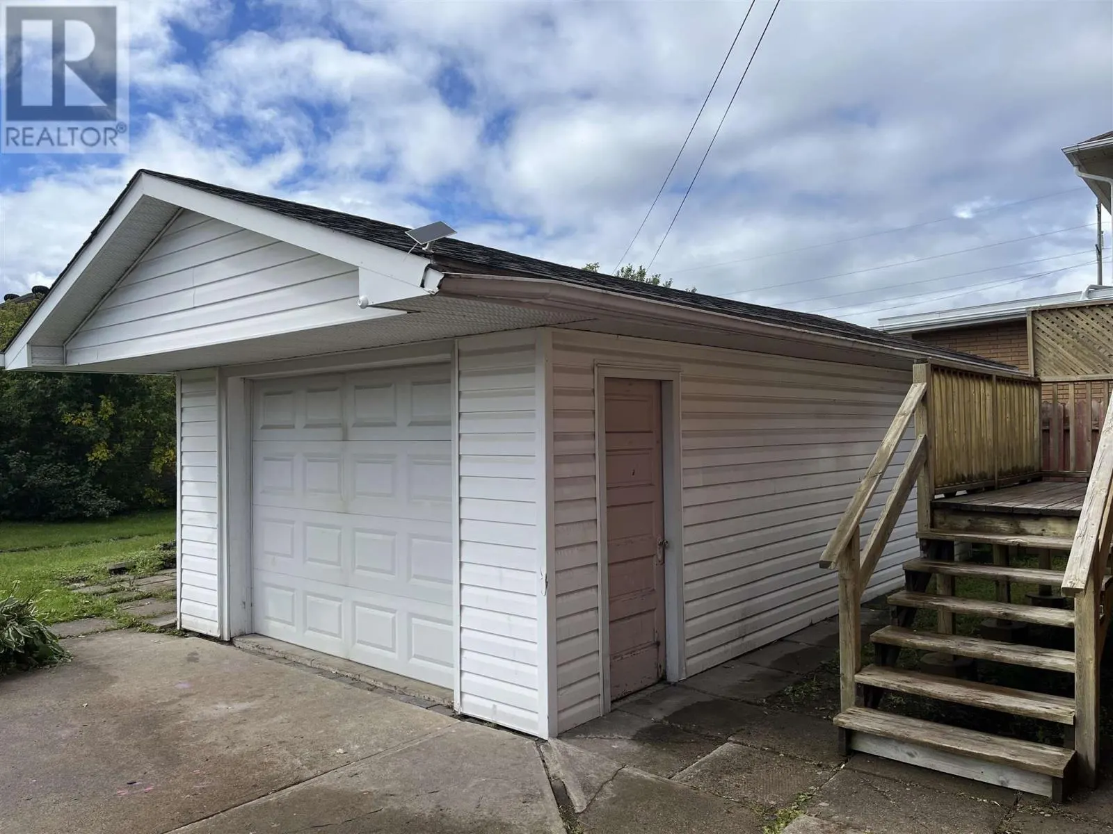 175 Henrietta AVE