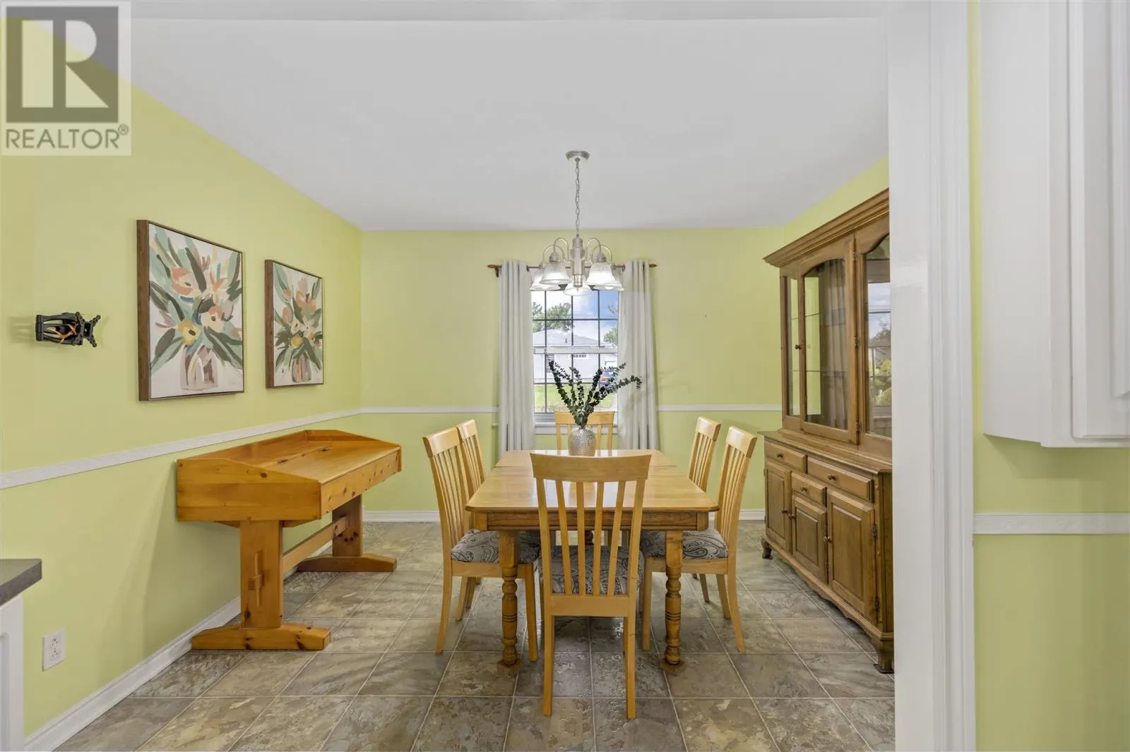 25 Fairview AVE