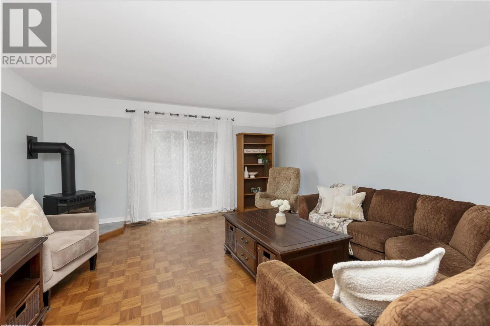 25 Fairview AVE