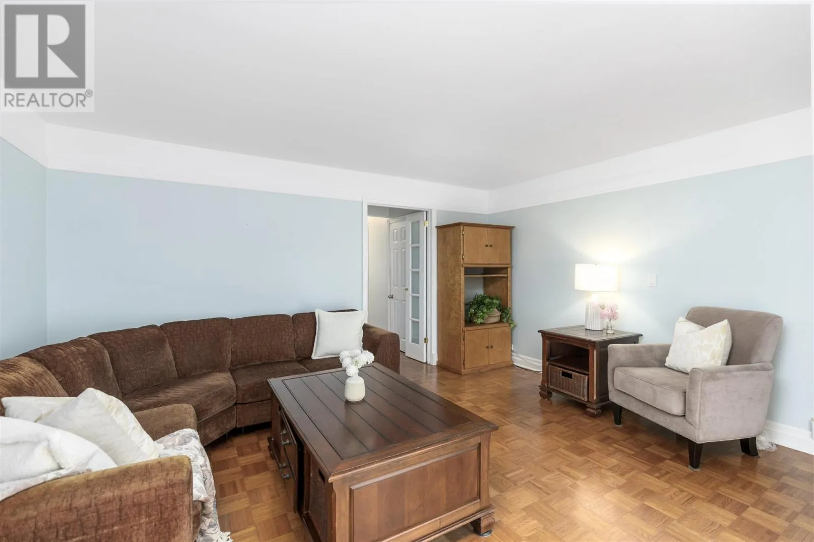 25 Fairview AVE