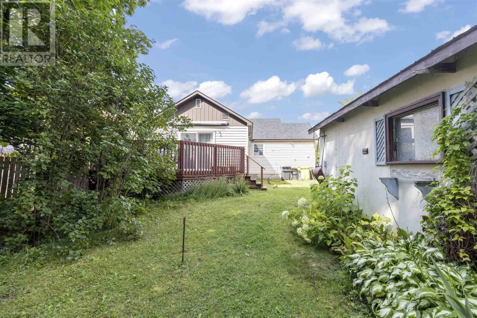 25 Fairview AVE