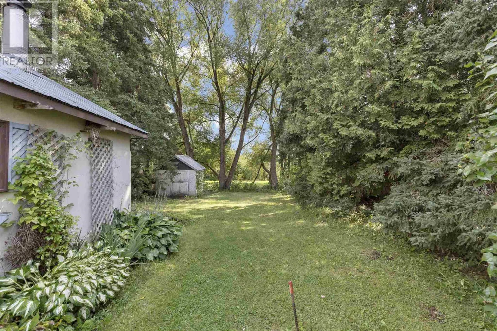 25 Fairview AVE