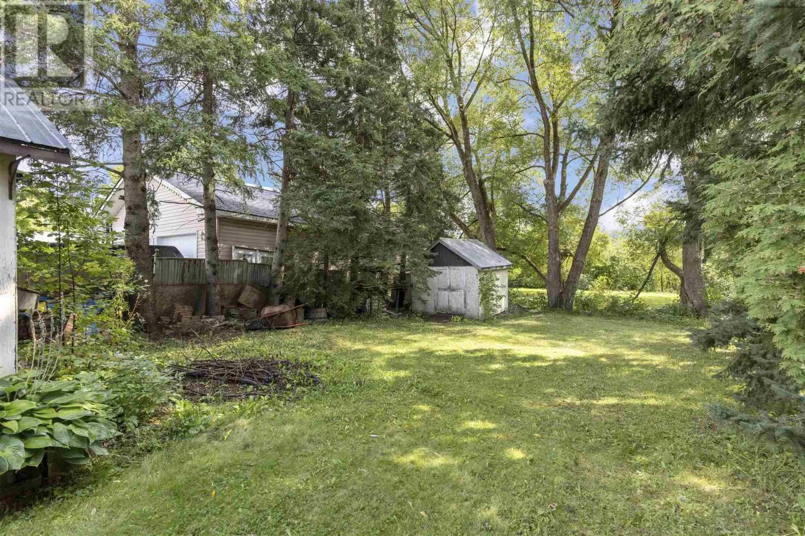 25 Fairview AVE