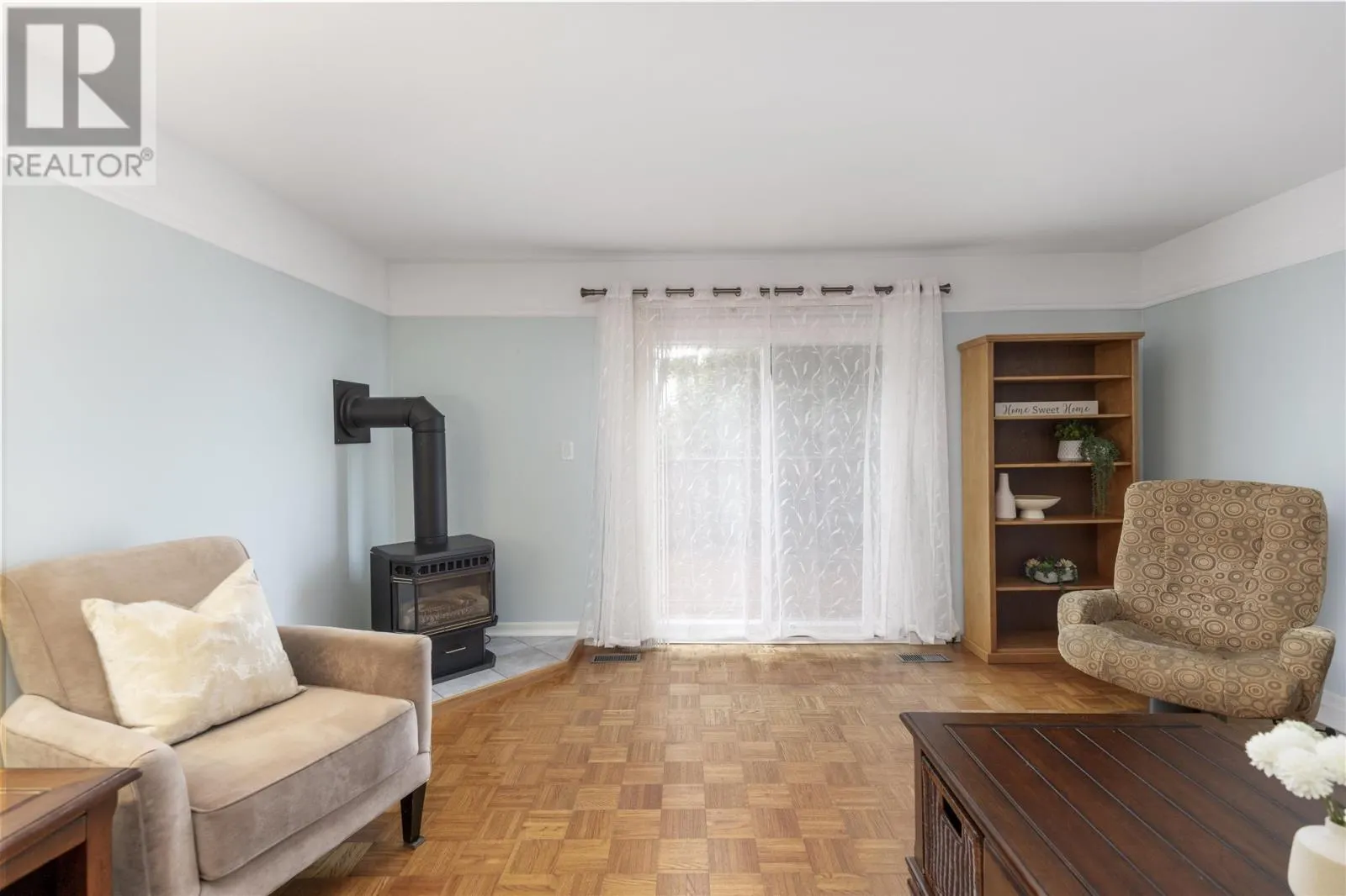 25 Fairview AVE