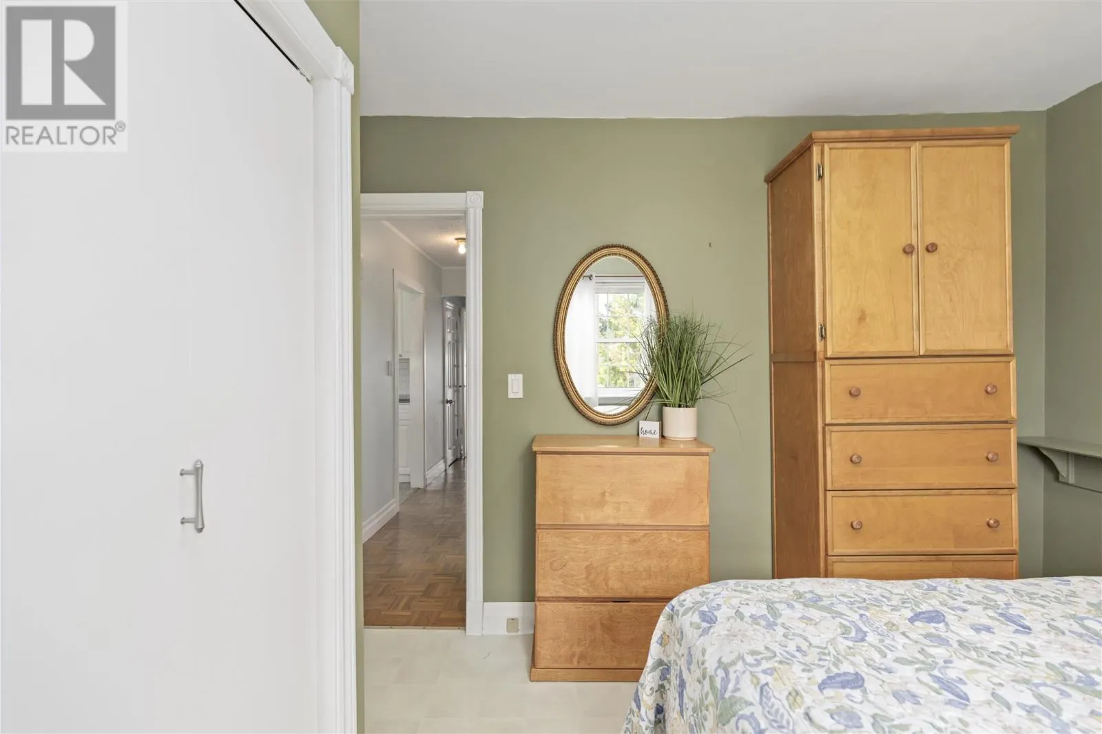 25 Fairview AVE