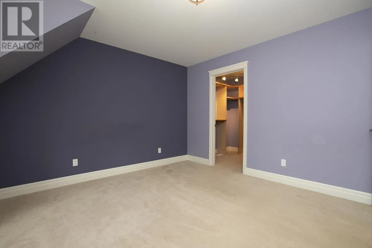 231 MacDonald AVE