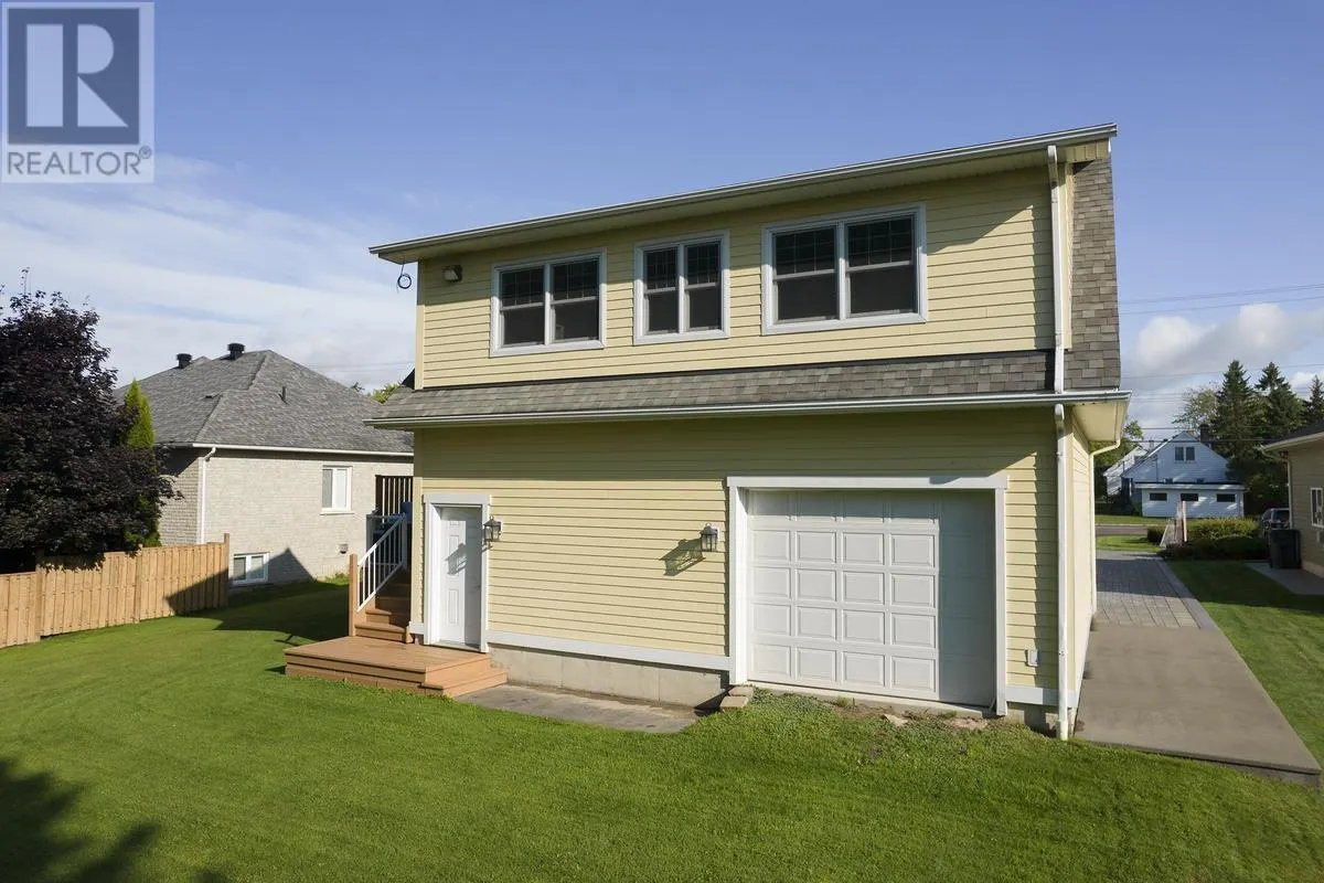 231 MacDonald AVE