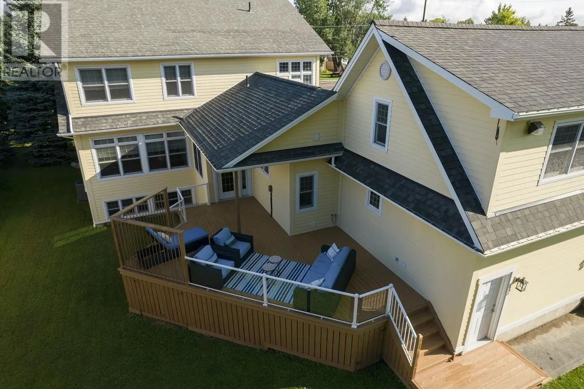 231 MacDonald AVE