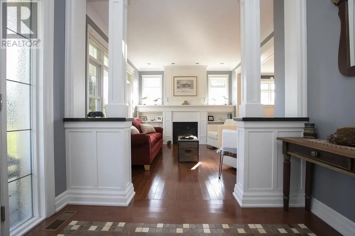 231 MacDonald AVE