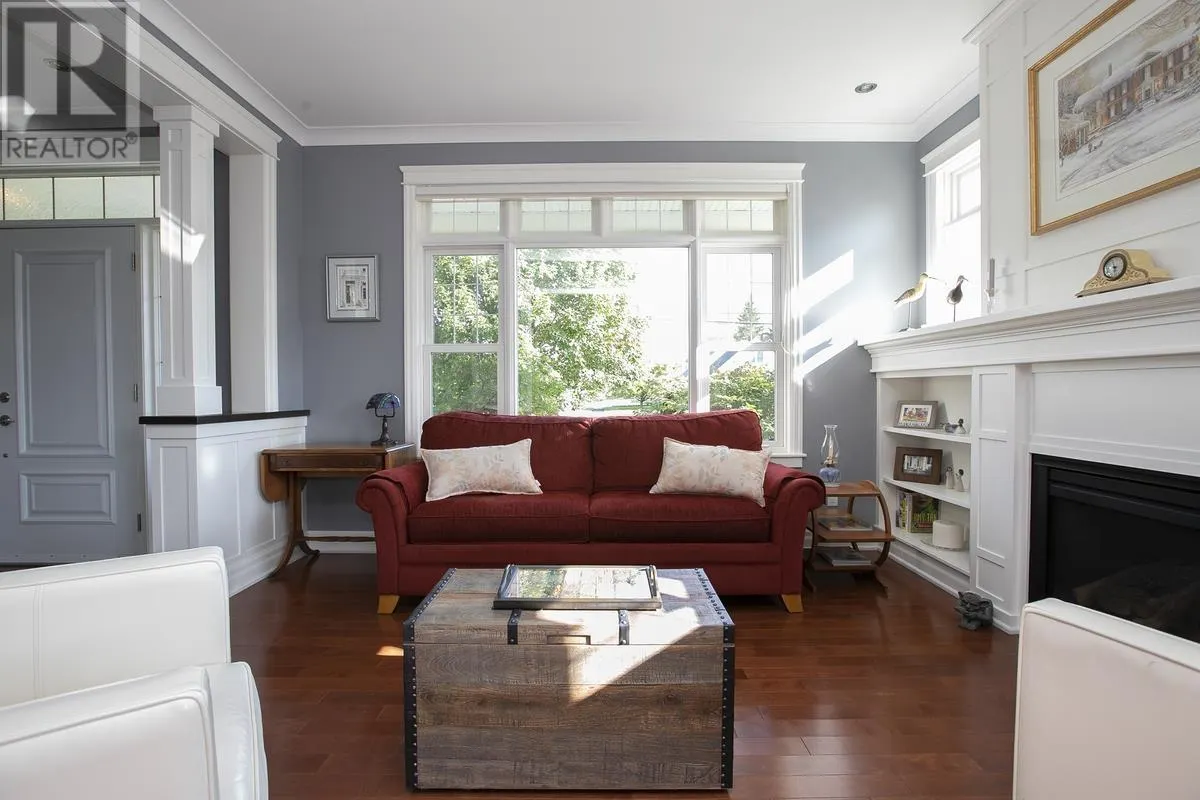 231 MacDonald AVE