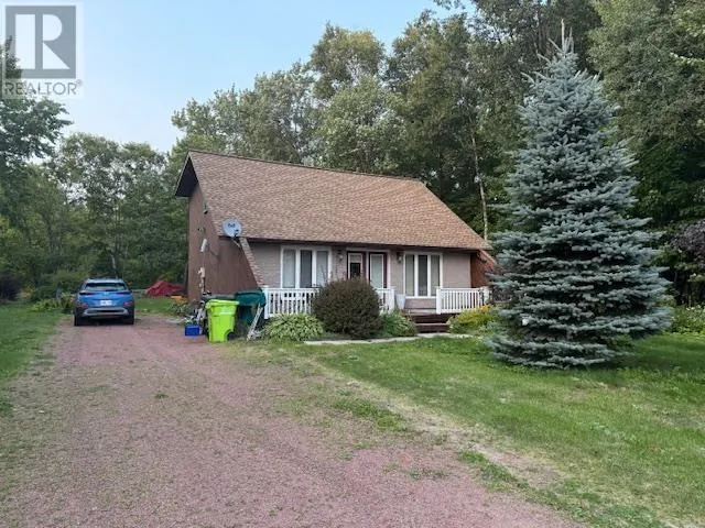 104 Pointe Louise DR