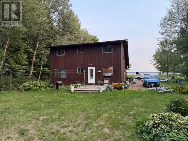 104 Pointe Louise DR