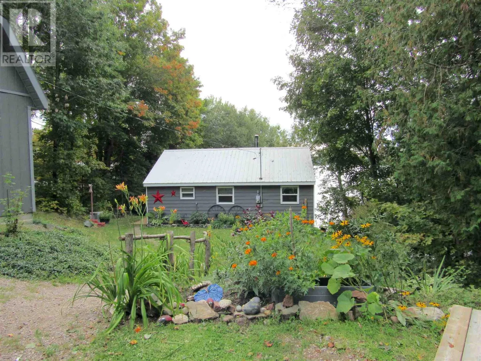 48 Axe Lake RD