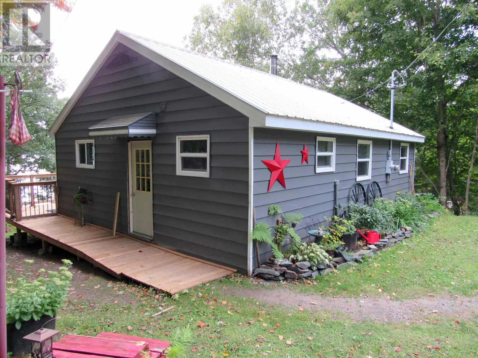 48 Axe Lake RD