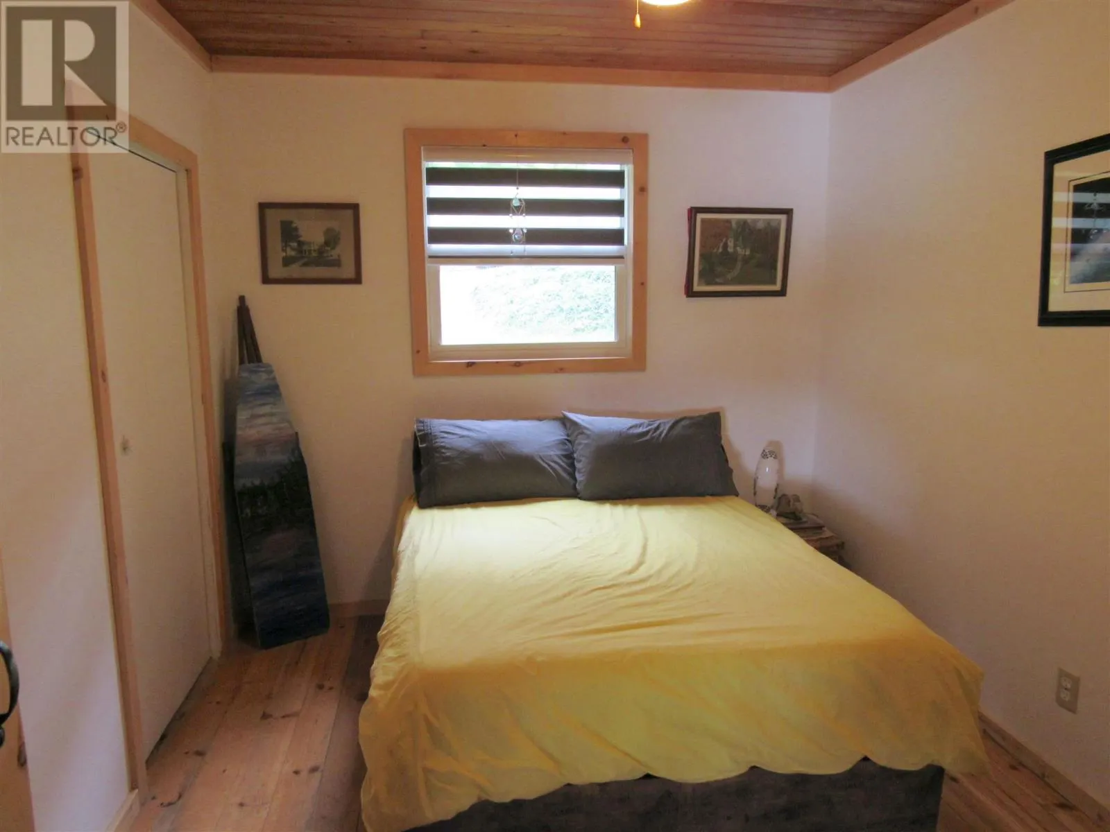 48 Axe Lake RD