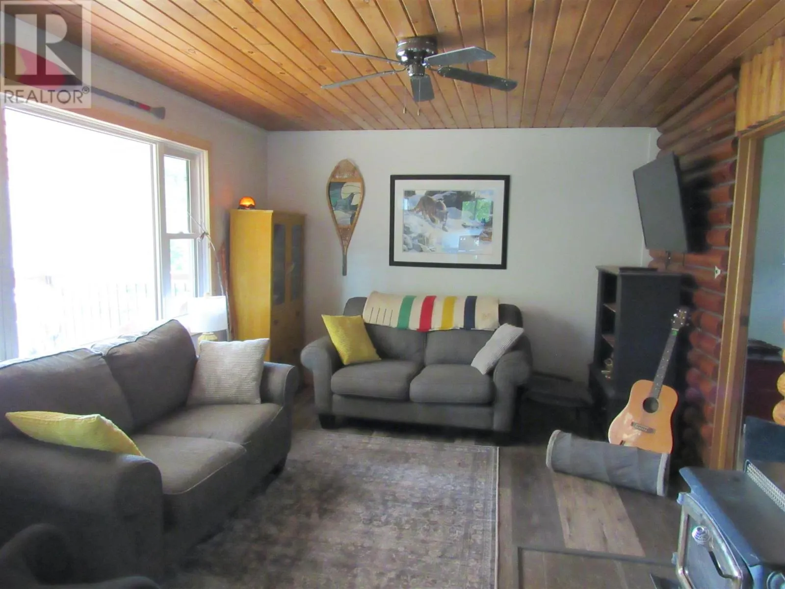 48 Axe Lake RD