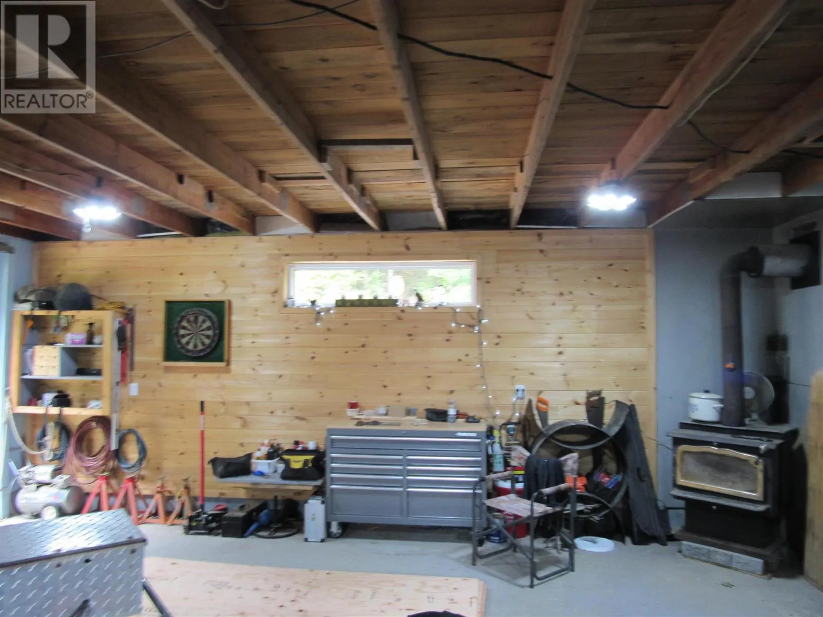 48 Axe Lake RD