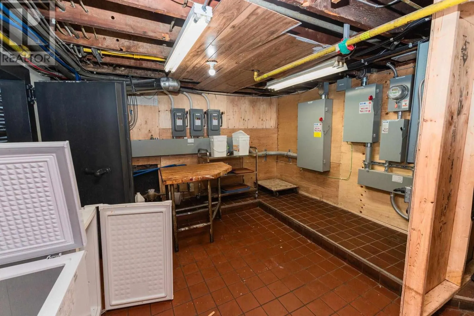 685 Queen ST E # Main Floor