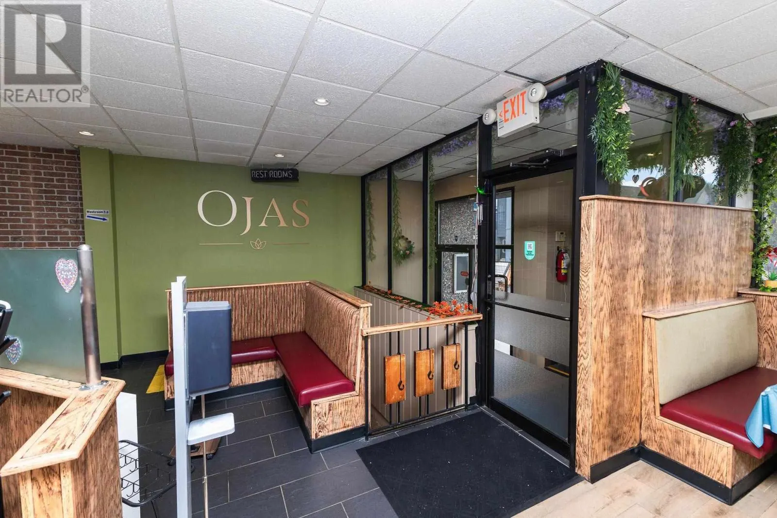 685 Queen ST E # Main Floor