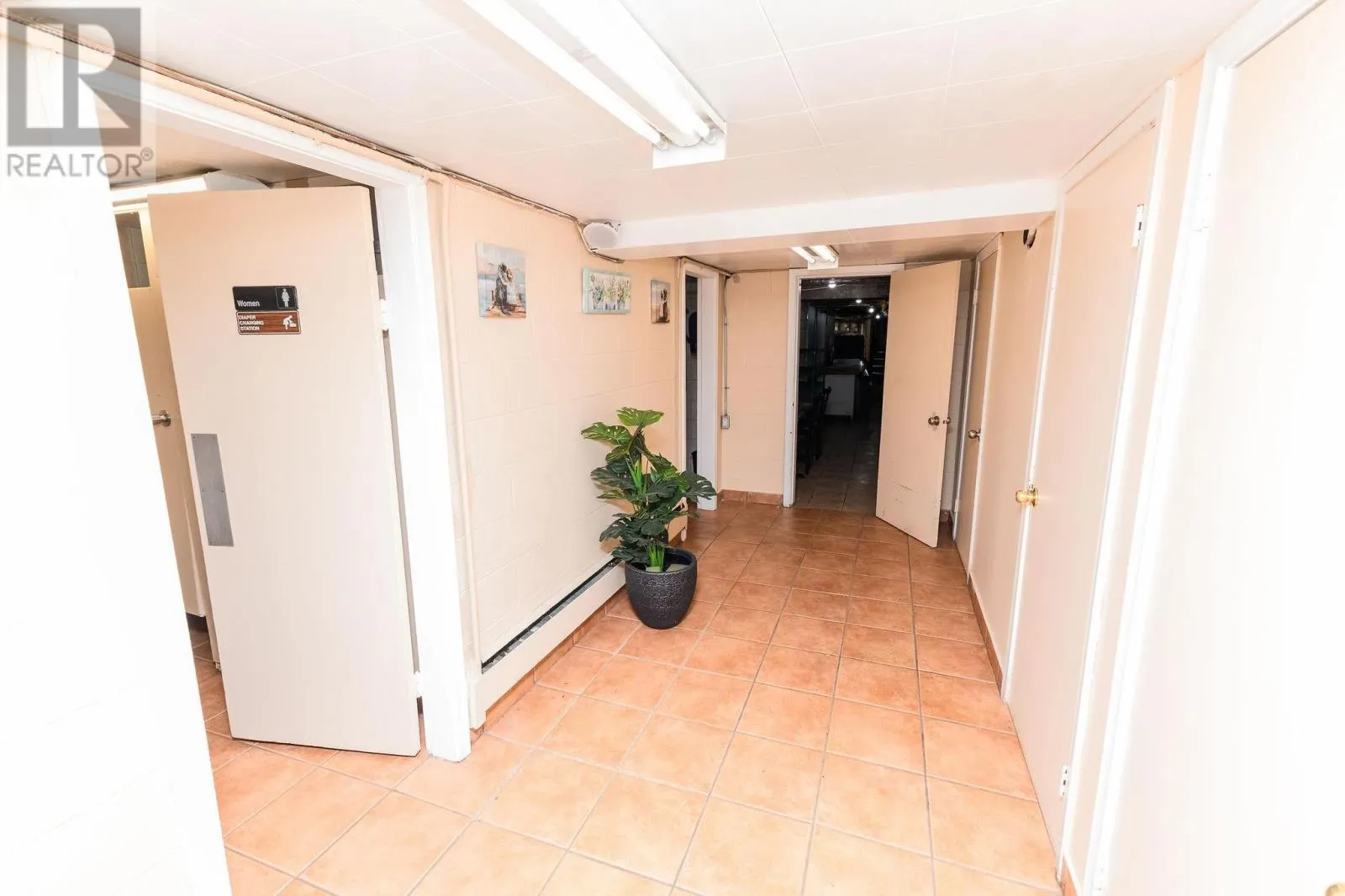 685 Queen ST E # Main Floor
