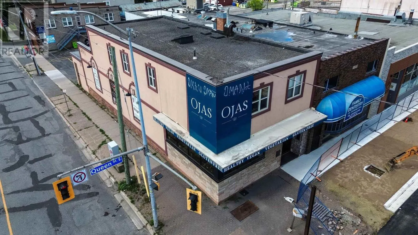 685 Queen ST E # Main Floor