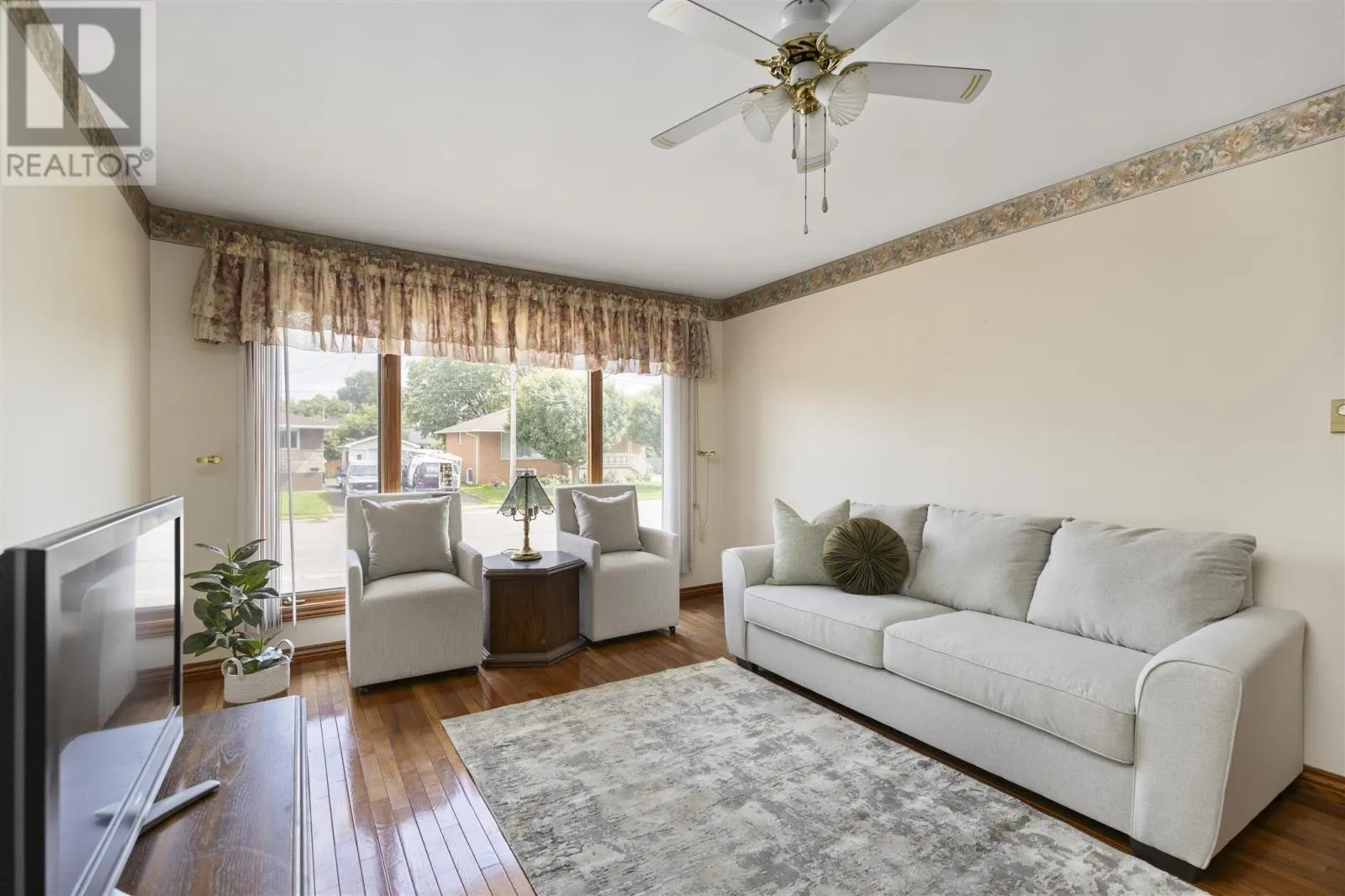 119 Prentice AVE