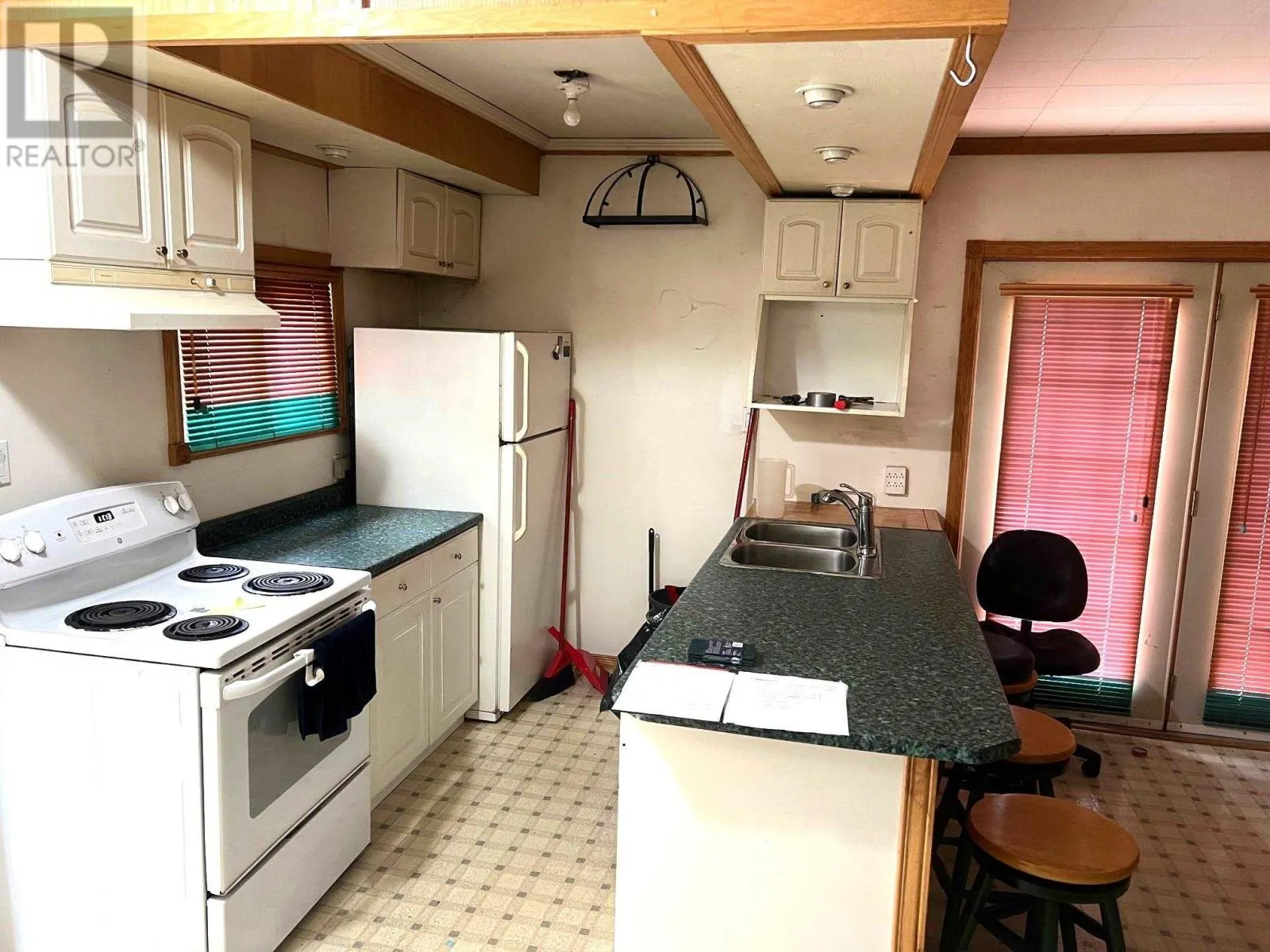391 Granary Lake RD