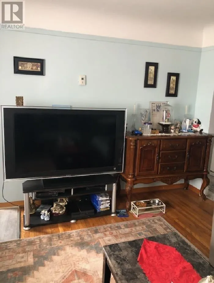 99 Roman AVE