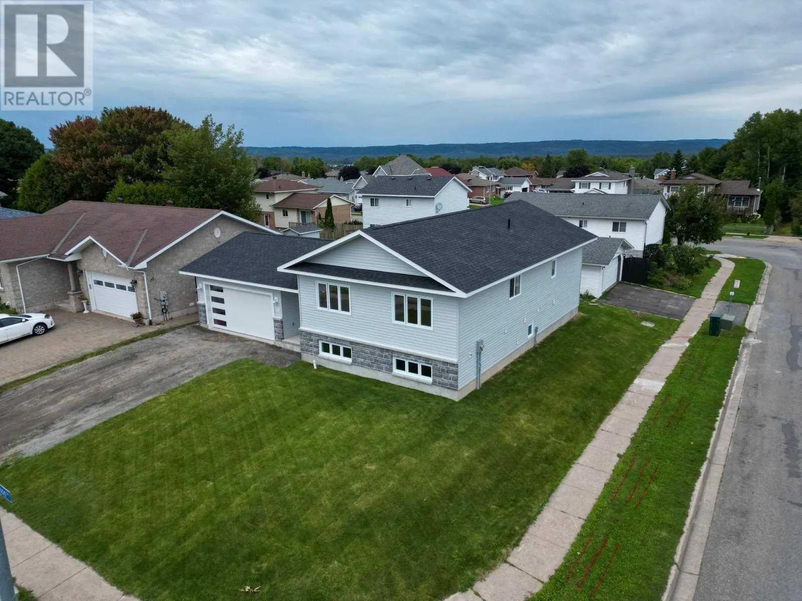 237 Pentagon BLVD