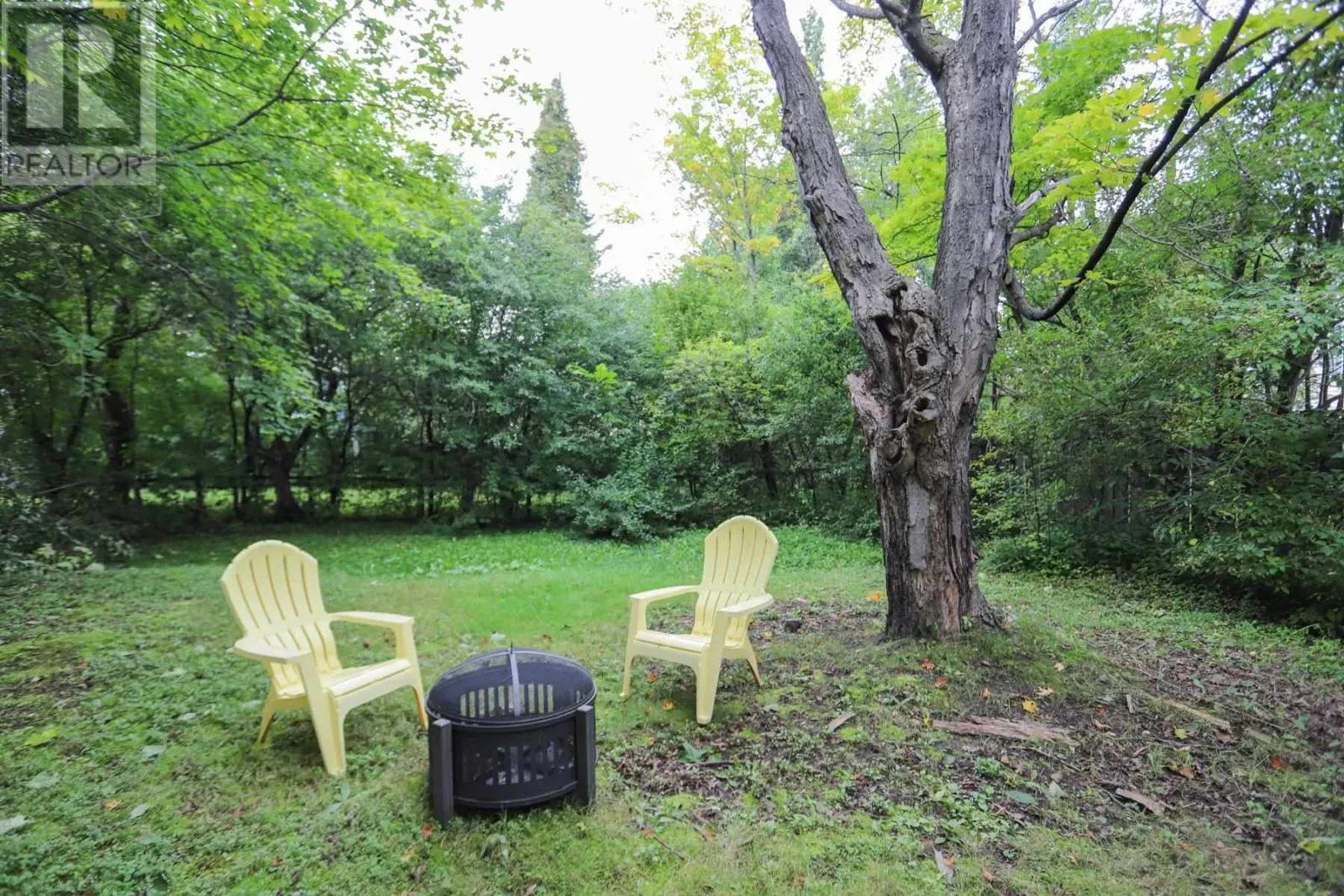 3 Riverview AVE