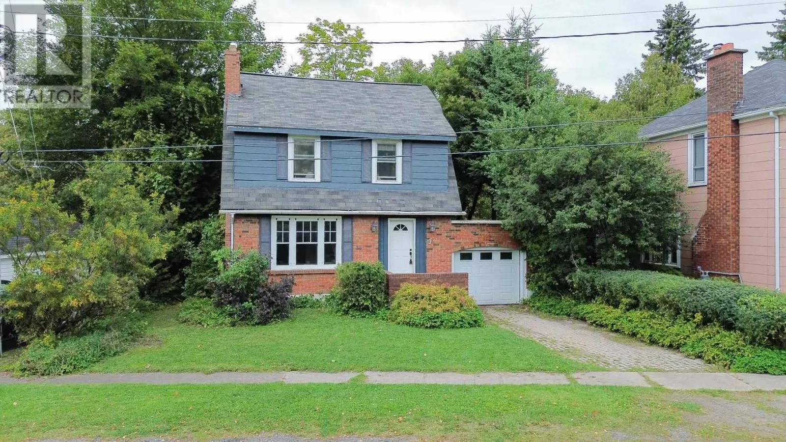 3 Riverview AVE