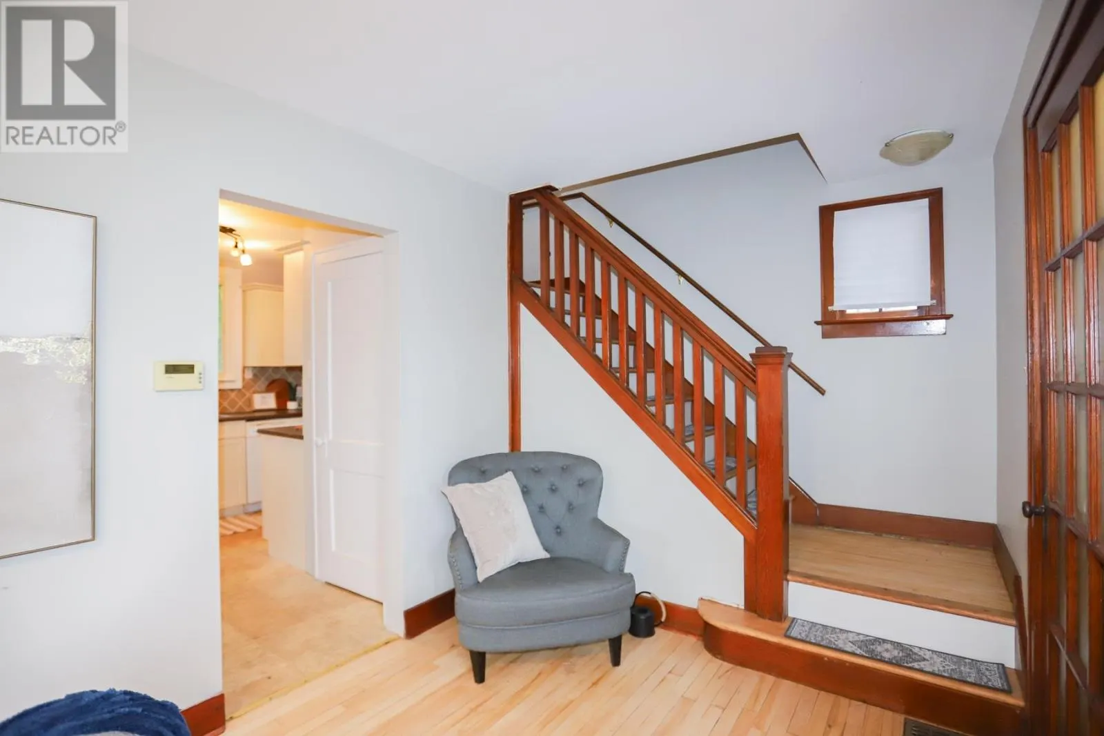 3 Riverview AVE
