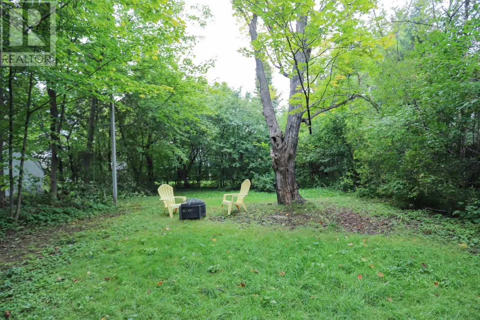 3 Riverview AVE